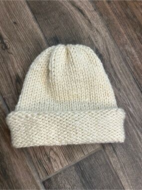 Cozy Hand Knit Wool blend Fisherman Cream Beanie NEW